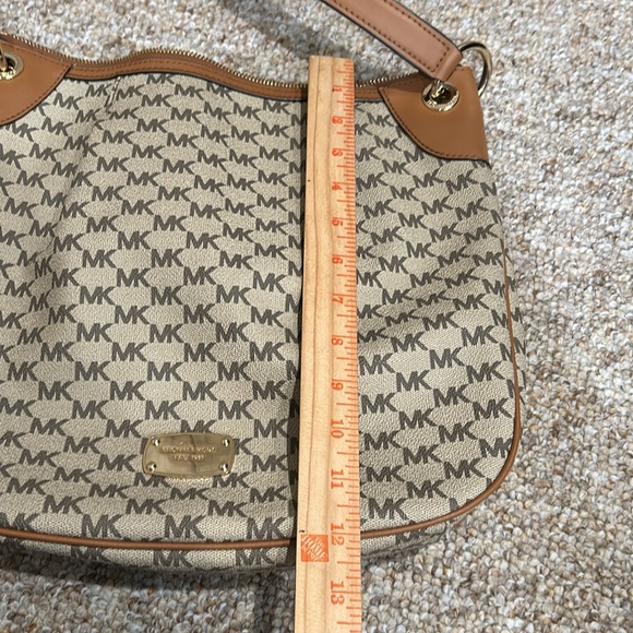 MICHAEL KORS Handbag New Condition - Picture 6 of 12